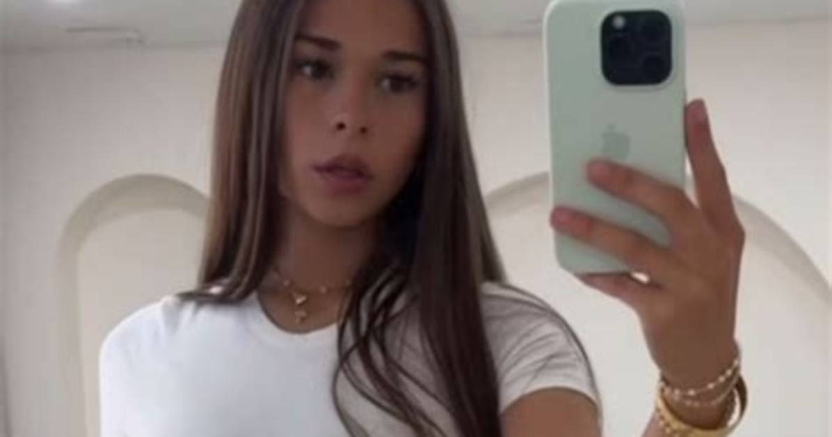 10 Jaw-Dropping Photos of Model Sophie Mudd