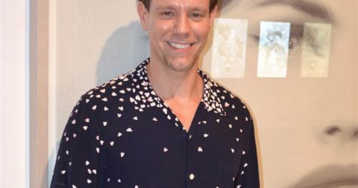 Adam Pascal Biography - Childhood, Life Achievements & Timeline