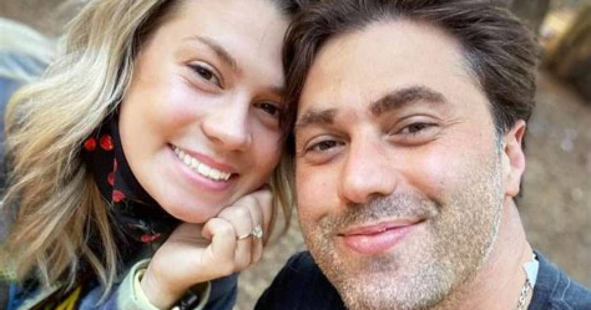 Adam Ray Boyfriend: Is She Dating Anyone or Is She Gay? Family and Sexuality