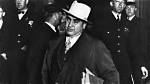 Al Capone: the Infamous Kingpin of Chicago's Underworld