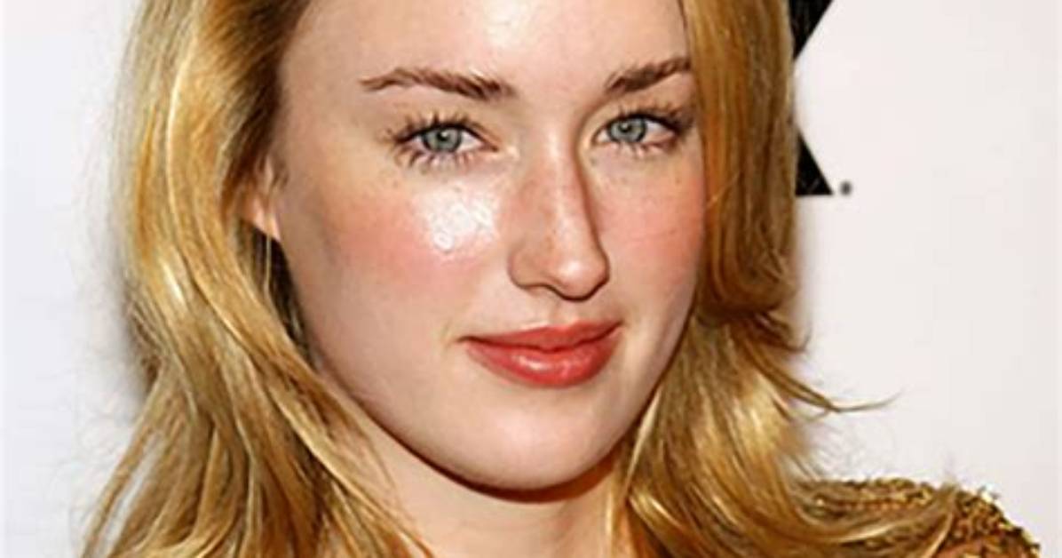 Ashley Johnson Age, Height, Dating, Boyfriend, Married, Husband