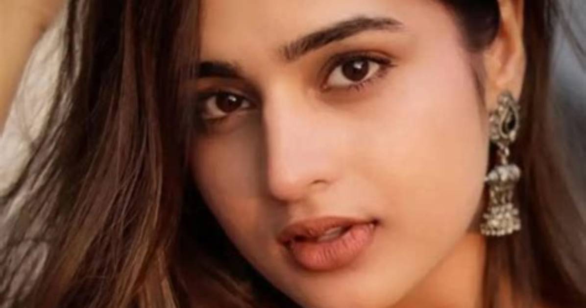 Ayesha Khan: the Iconic Pakistani Star