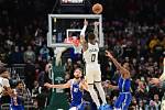Bucks Game Last Night: a Comprehensive Recap and Analysis
