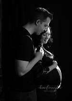 Capturing the Essence of Motherhood: the Beauty of Black and White Pregnancy Photos