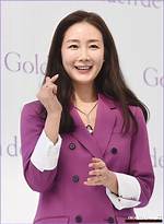 Celebrating the Achievements of Choi Ji-Woo: a Look at Her Awards