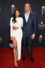 Christen Harper Wikipedia and Age Family and Net Worth