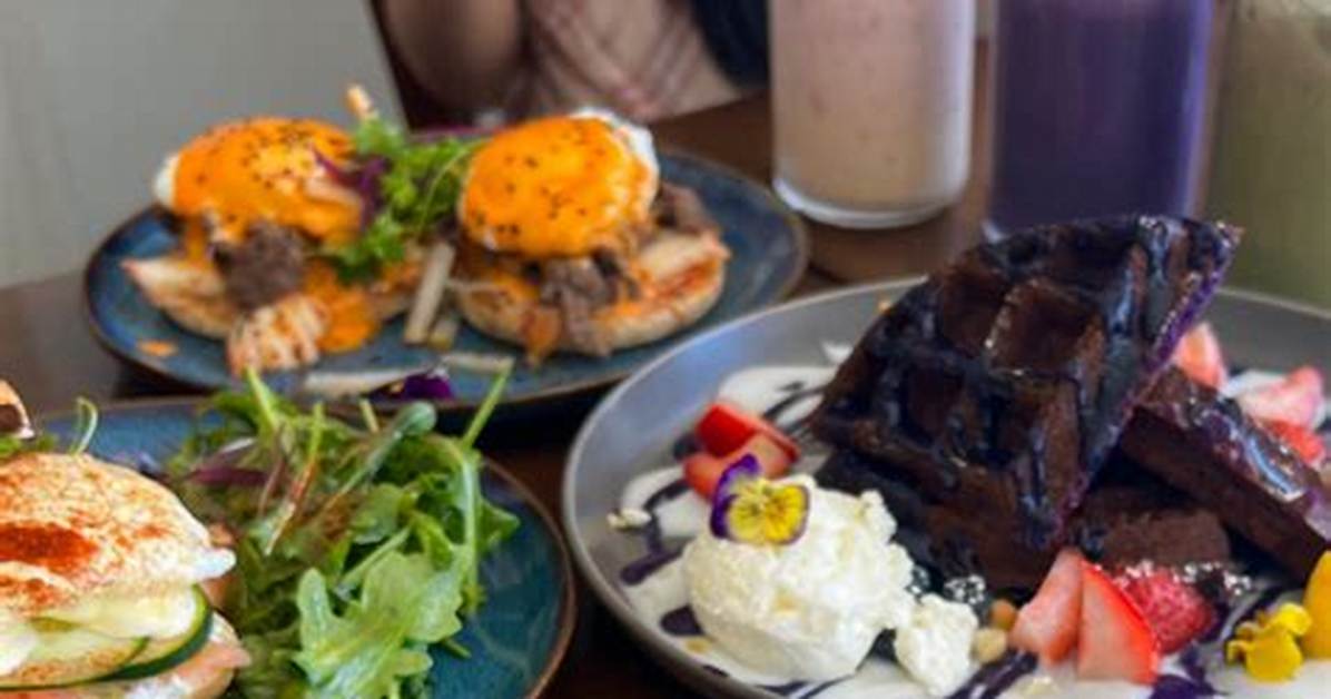 Discover the Charms of 8Th Haus Cafe: a Culinary Haven
