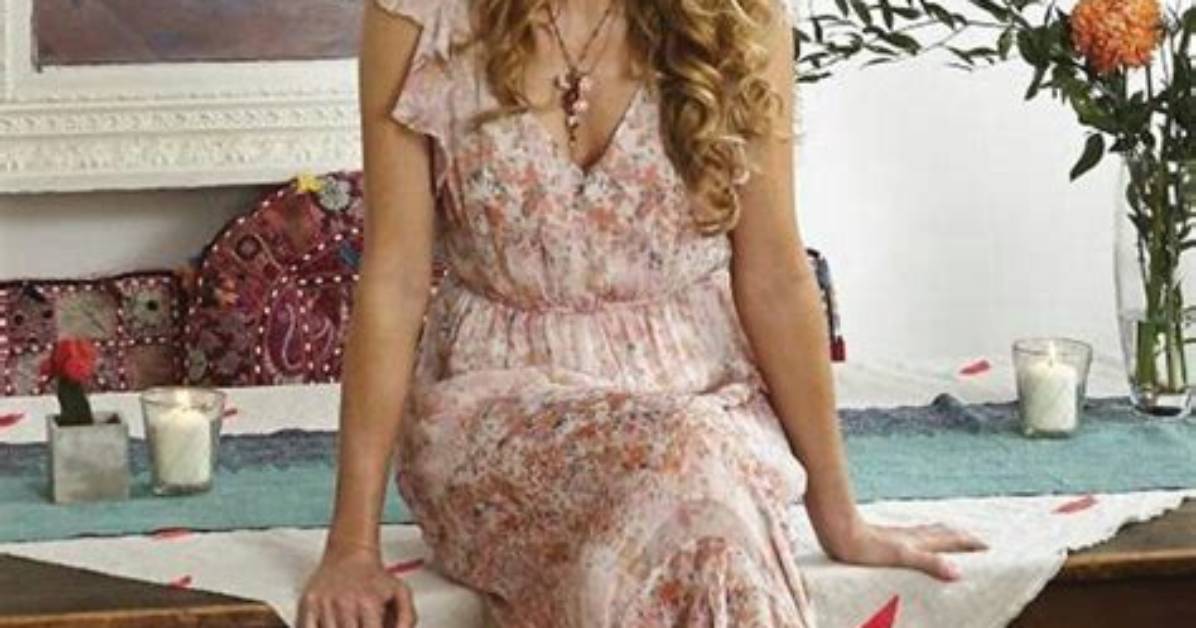 Discovering the Charismatic World of Helene Joy
