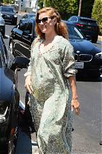 Does Amy Adams Have a Baby Bump? Why Fans Thinks Shes Pregnant Hollywood Life