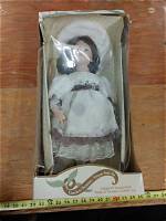 Doll Collectibles: a Timeless Passion for Enthusiasts