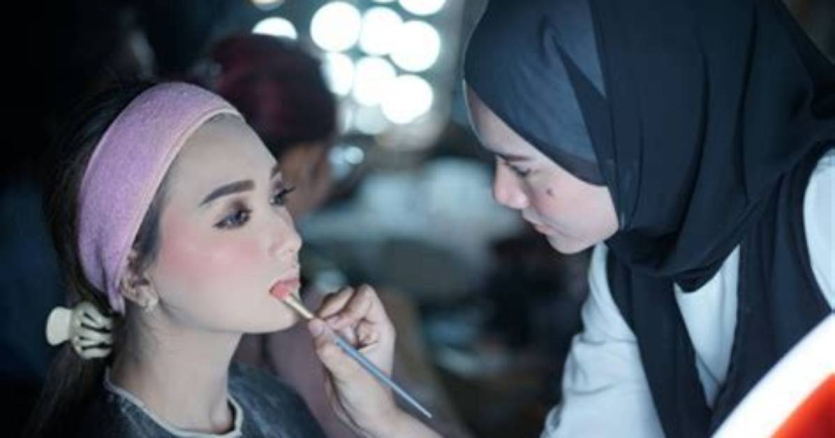 Embracing Beauty: Makeup for Kurdish Women