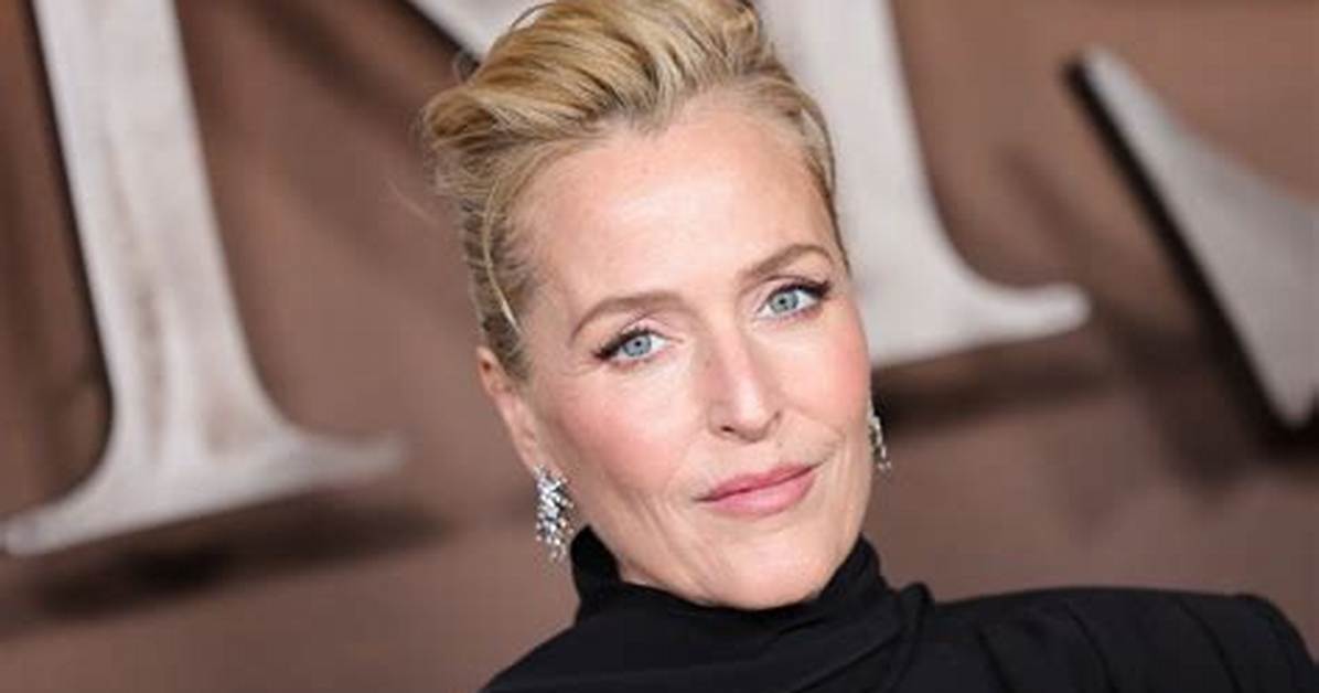 Exploring the Allure of Gillian Anderson: a Comprehensive Look at Her Career and Iconic Moments