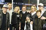 Exploring the Life of Paulina Gretzky’s Sister: a Journey Beyond the Spotlight