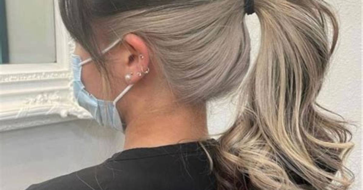 Exploring the Trend: Black with Blonde Underneath