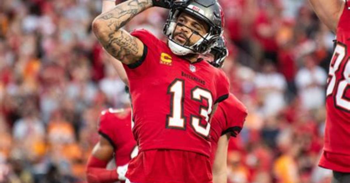 From Aaron Jones to Mike Evans, Nfl Twitter Reacts to Walter Payton Awardnominees