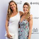 Gisele Bndchen Poses with Twin Sister Patricia in Rare Joint Public Appearance