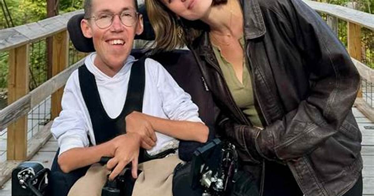 Hannah Aylward and Shane Burcaw's Journey of Love, Advocacy, and Resilience
