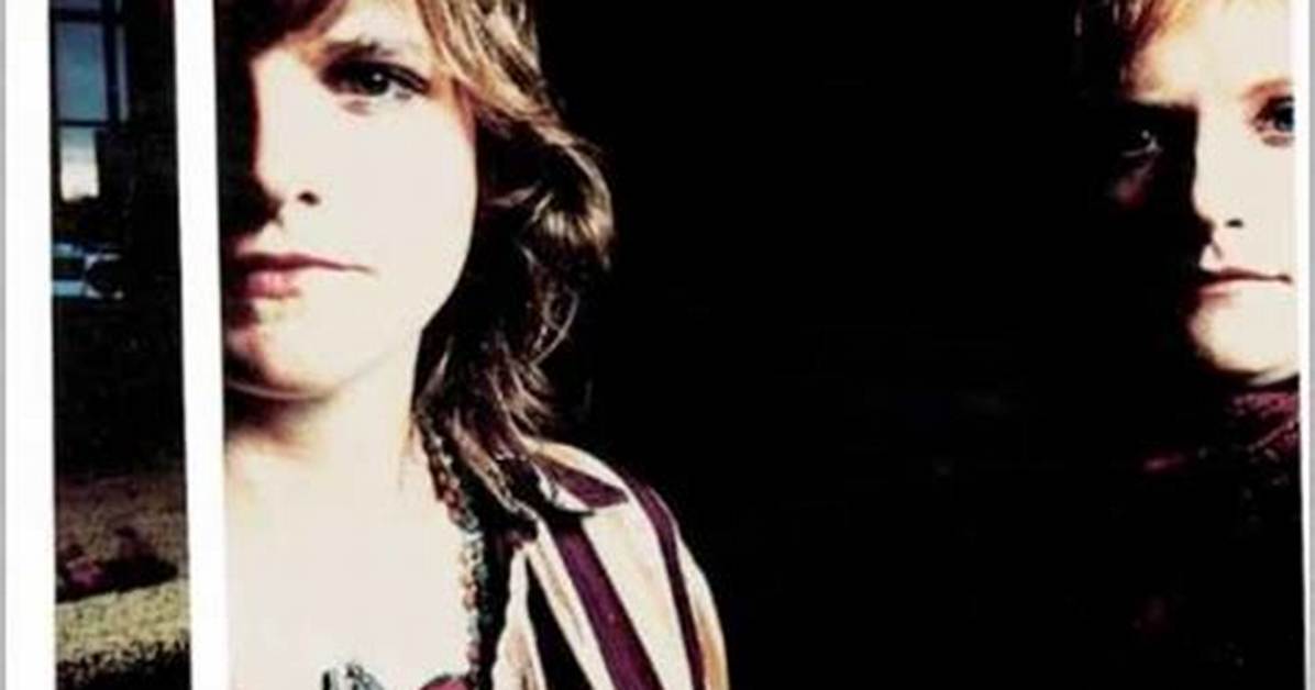 How Old Are the Indigo Girls?