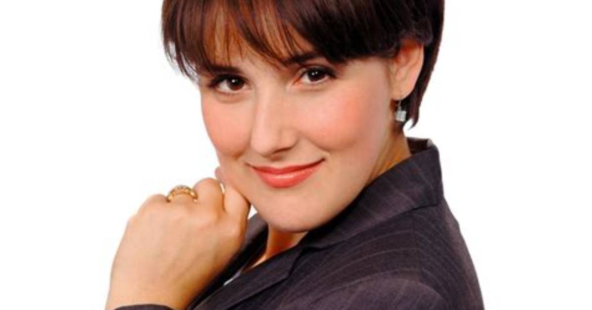 How Tall Is Ricki Lake? Here's the Real Story!