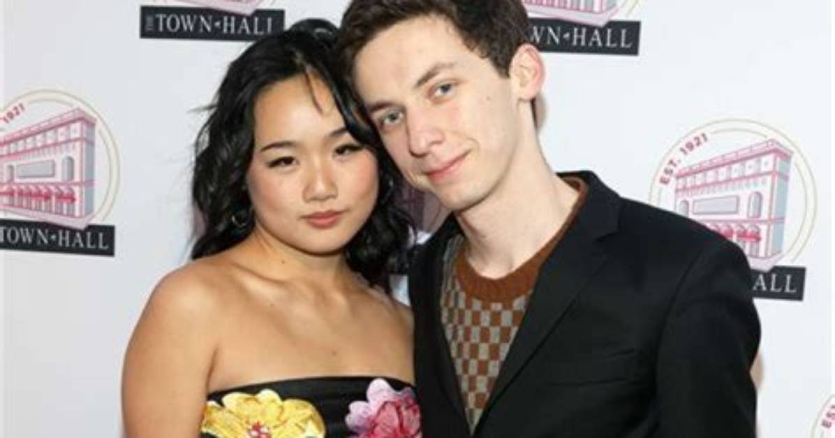 Is Andrew Barth Feldman Anyone | Girlfriend, Family and Age Details