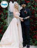 Is Dave Navarro in a Relationship? Celebrity. Fm #1 Official Stars, Business & People Network |