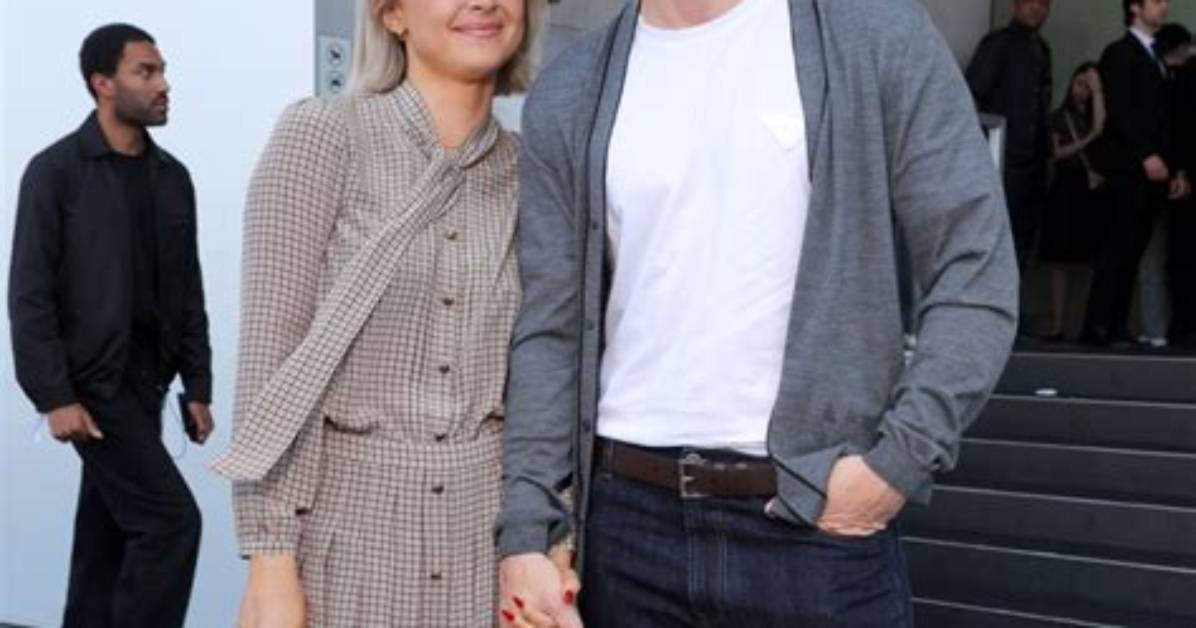 Is Evan Peters Dating a Girlfriend Inside