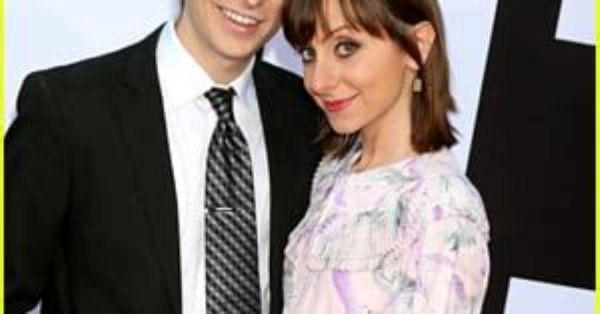 Is He Dating Allisyn Snyder?