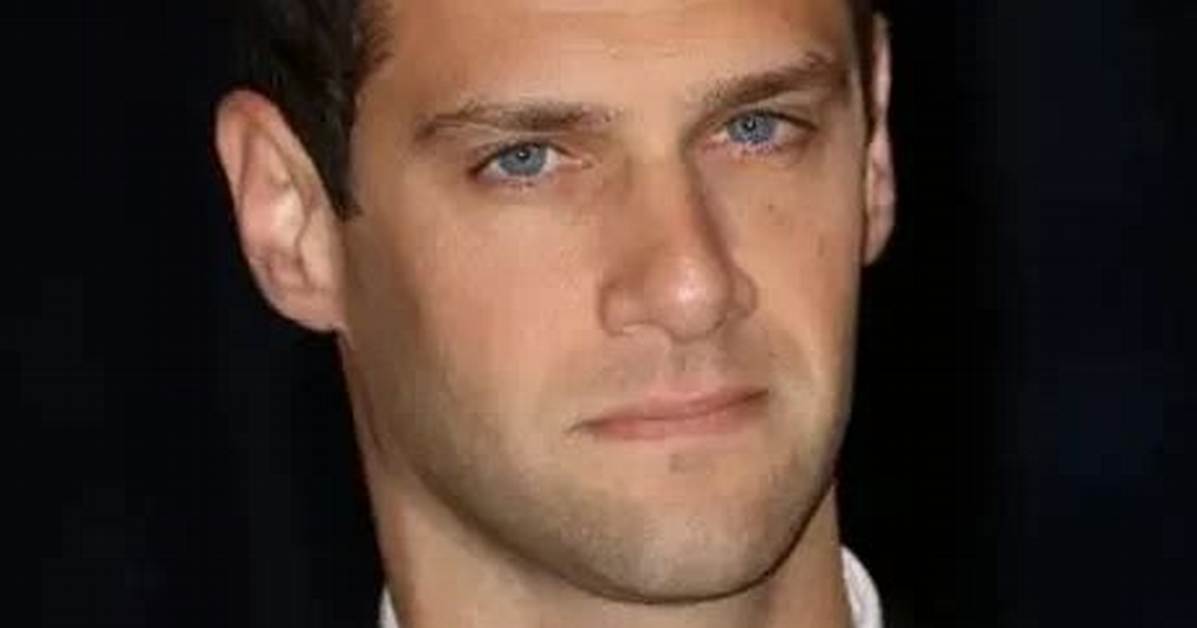 Justin Bartha – Biography, Wife, Height, Age, Net Worth, Is He Gay?