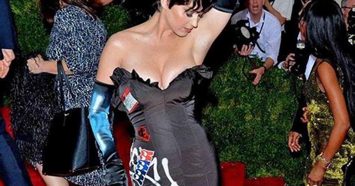 Katy Perry's Cleavage: a Daring Display on the Red Carpet