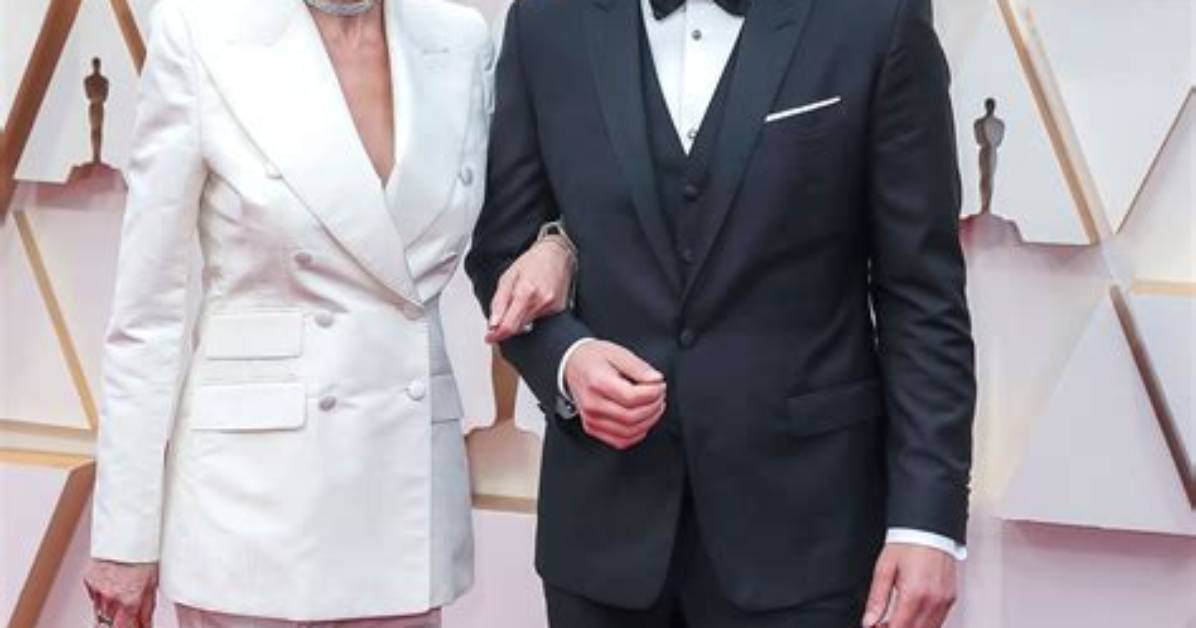 Keanu Reeves Brings His Mom Patricia Taylor to the Awards, Gets 'Best Son' Award from F |