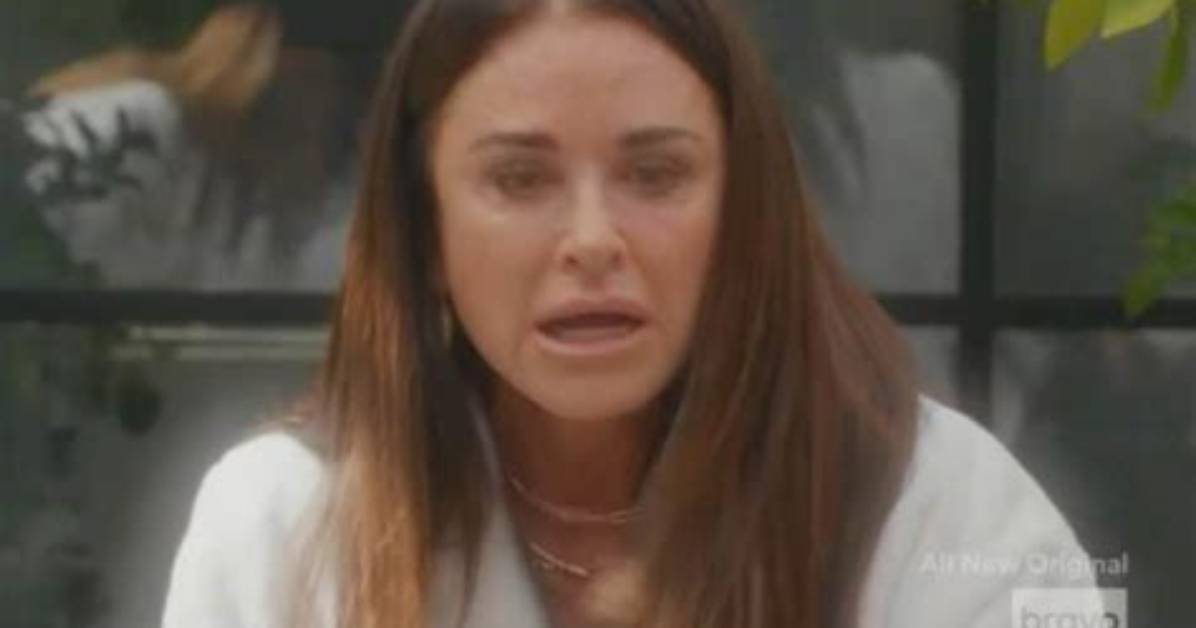 Kyle Richards Reads Old Texts in Tribute to Friend Lorene Shea After Tragic Death Thu 18