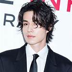Lee Dong Wook: the Charismatic Star of Korean Entertainment