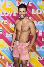 Love Island: What Is Nas Height? Its Become a Running Joke in Series 6! Wed 22 January 20