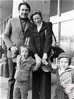 Maggie Smith Grandchildren Meet Daisy Grace Stephens Eli