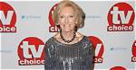 Mary Berry Age, Young, Hand Deformity, Awards, Recipes, Tv Shows