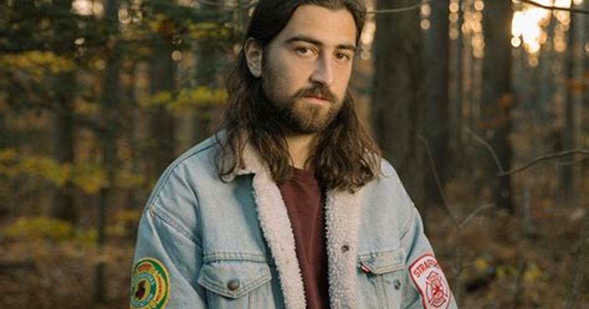 Noah Kahan's Family Background: the Role of His Parents in His Journey