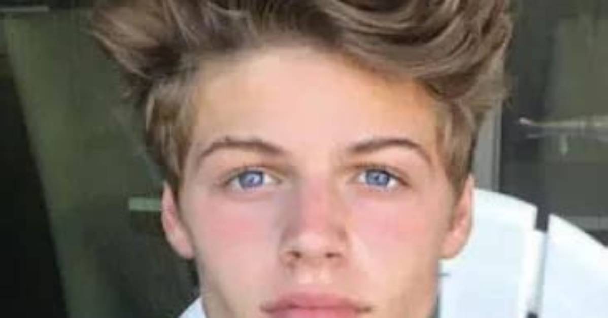 Sam Dezz - Bio, Age, Net Worth, Height, Single, Nationality, Body Measurement, Career