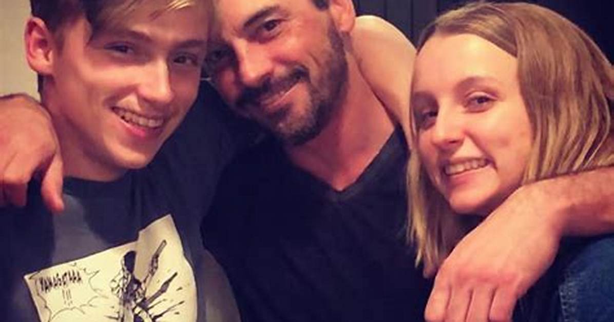 Skeet Ulrich Raised Children as a Single Father Following Divorce from Ex-Wife Georgina Cates ·