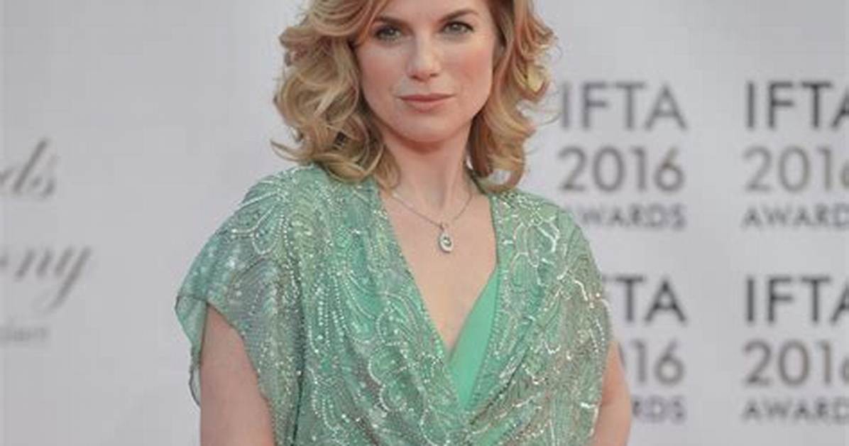 The Reason Why Fans Believe Eva Birthistle Has a Glass Eye. a Report on Her Eye Injury and Surgery S