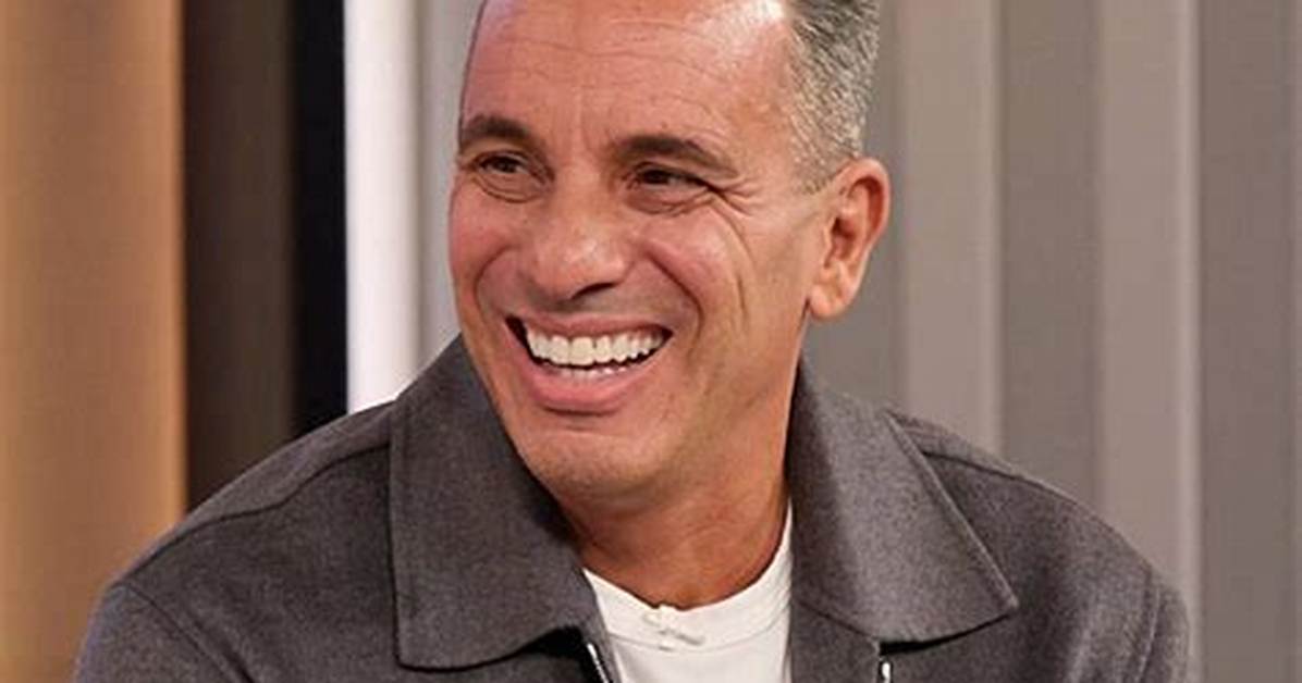 The Unique Dynamics of Sebastian Maniscalco's Siblings