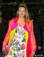 The Youthful Radiance of Blake Lively: Timeless Beauty and Grace