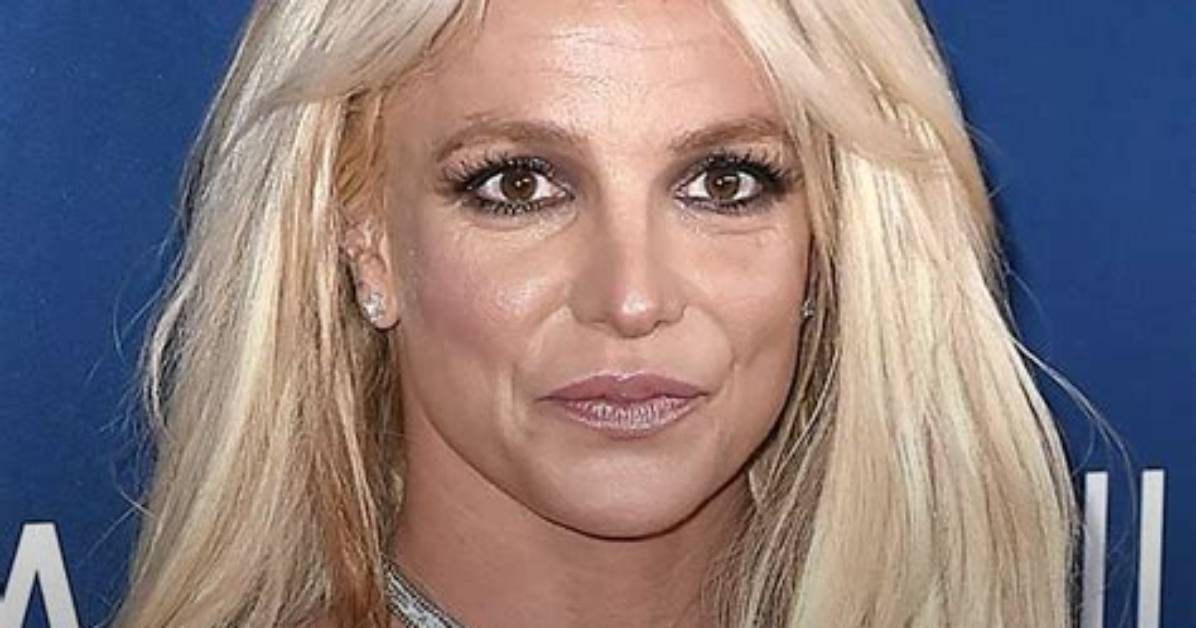 This Just in: Britney Spears Is Smoking!