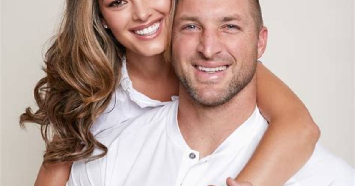 Tim Tebow and His Wife Have 3 New Puppies: 'Happy Family' ·