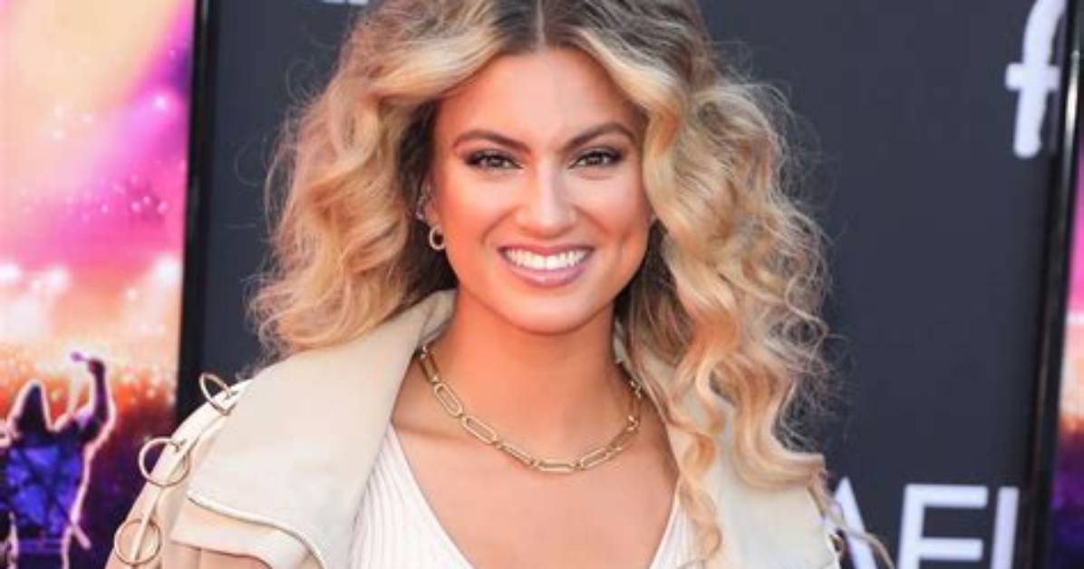 Tori Kelly's Inspiring Message About Vaccines