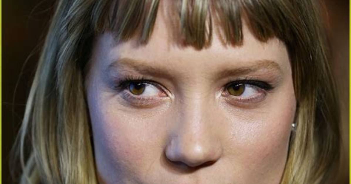 Unlocking Mia Wasikowska's Salary Secrets in Alice in Wonderland