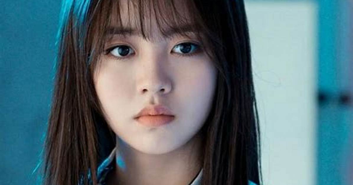 Unveiling Kim So Hyun's School Year's: How Old Was She in 2015?