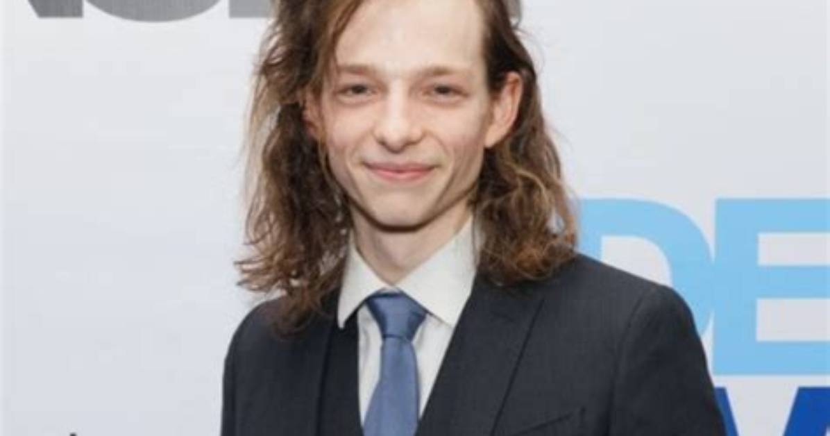 Unveiling Mike Faist's Height: Discoveries and Insights