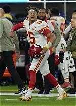 Unveiling Patrick Mahomes' Height in Feet: the Quarterback Phenomenon