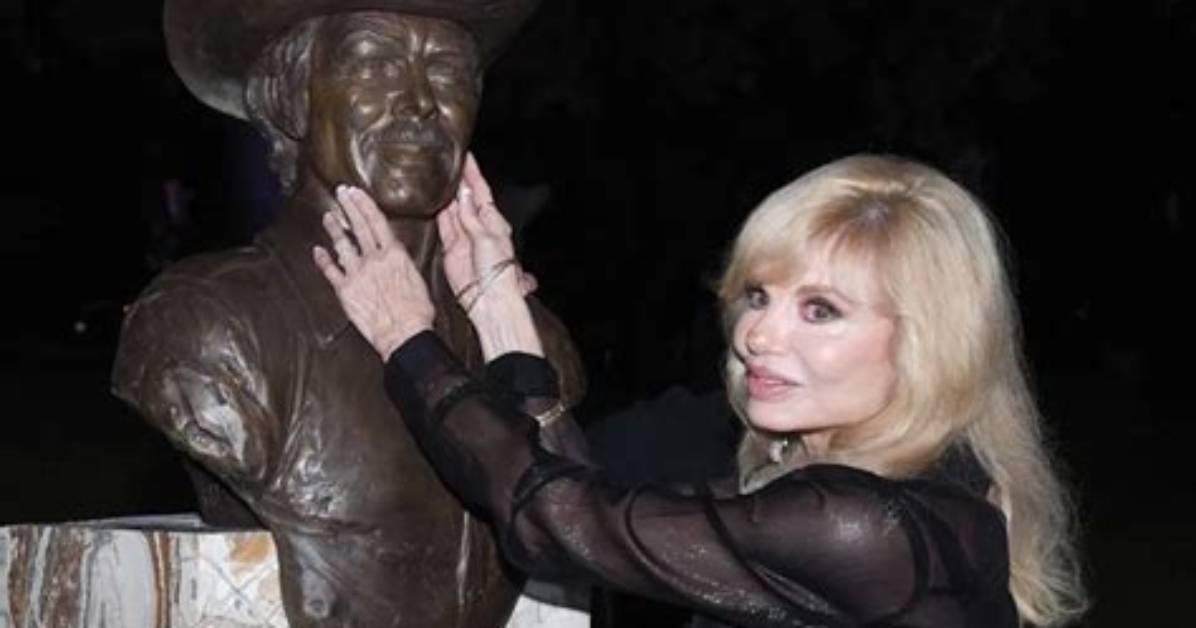 Unveiling the Enigma: Burt Reynolds' Stature Revealed