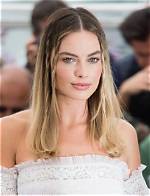 Unveiling the Life of a Margot Robbie Look-Alike Actress